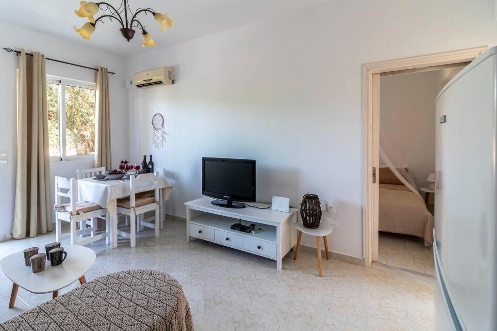 Fotis House Apartment อาฟานโท ภายนอก รูปภาพ
